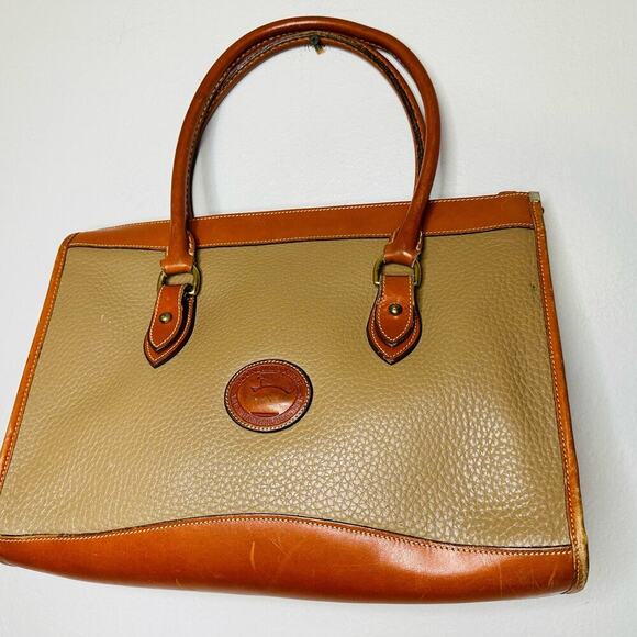 Dooney & Bourke Handbags - Vintage DOONEY & BOURKE 90s Tan Brown Leather All Weather Shoulder Purse Handbag
